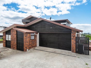 4 Gordon Stanley Drive, Massey, Auckland