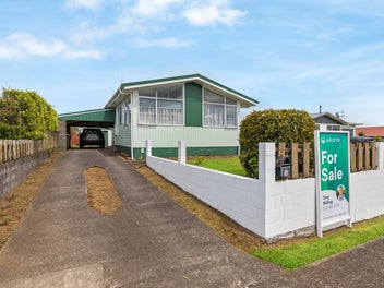 32 Clifton Drive, Waitara, Waitara