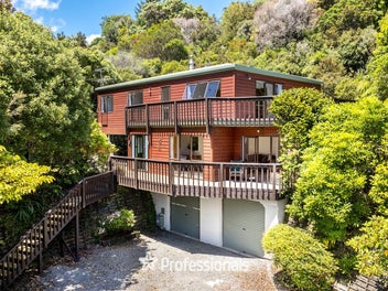 8 King Charles Drive, Kingsley Heights, Upper Hutt