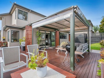 2/26 James Street, Bayview, Auckland