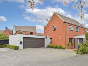 8 Haineswood Lane, Sockburn, Christchurch