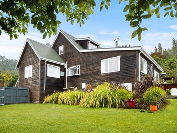 42 Fulton Road, Glenleith, Dunedin