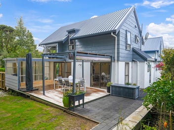2/5 Eugen Place, Bayview, Auckland