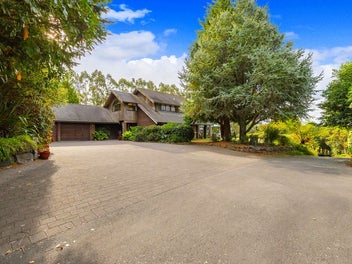 136 Highland Drive, Acacia Bay, Taupo