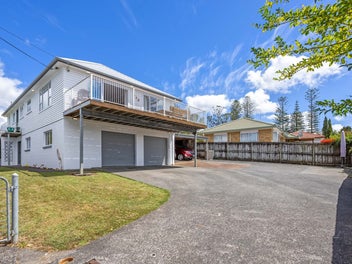 15A Sarona Avenue, Glen Eden, Auckland