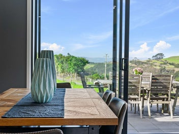 2712 South Head Road, Helensville