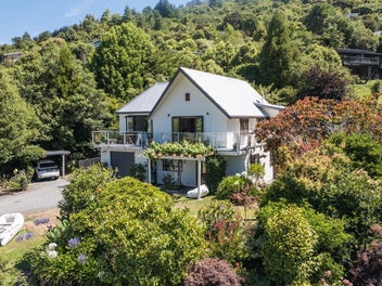 1 Okiwa Place, Picton