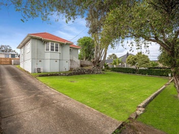 4 Massey Avenue, Greenlane, Auckland