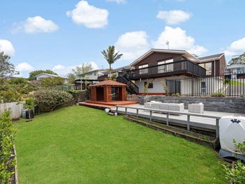 23 Ravenwood Drive, Forrest Hill, Auckland