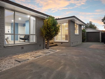 7 Lake Terrace Road, Burwood, Christchurch