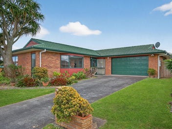 16 Newbegin Place, Weymouth, Auckland