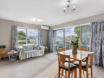 2/74 Dominion Park Street, Johnsonville, Wellington