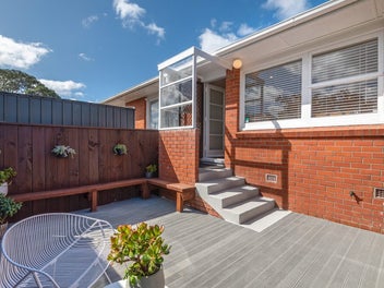 2/134 Onewa Road, Northcote, Auckland