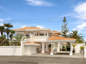 14 Charles Street, Westshore, Napier