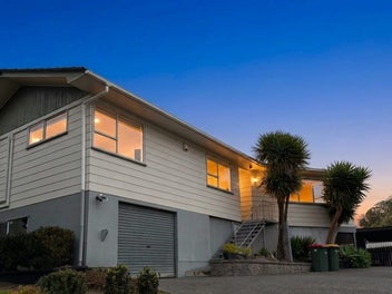 5 McKinley Road, Sunnyvale, Auckland