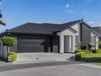 30 Hiria Crescent, Papamoa Beach, Papamoa