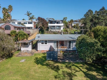 295 Glenfield Road, Glenfield, Auckland