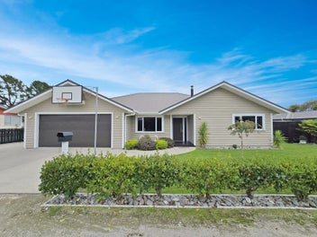 3 Pine Tree Road, Kaniere, Hokitika