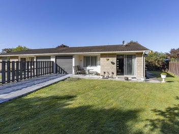 1/20 De Bloge Place, Burwood, Christchurch