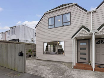 18B Frankmoore Ave, Johnsonville, Wellington