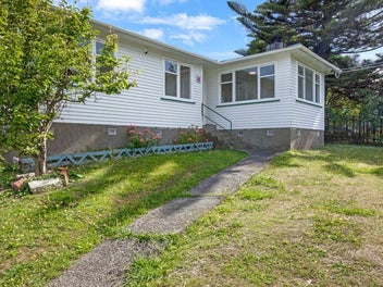 6 Hampshire Street, Cannons Creek, Porirua
