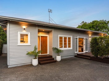 2/105 Lancaster Road, Beach Haven, Auckland