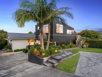 32 Colmar Road, Mellons Bay, Auckland