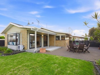 42 Lloyd Street, Parkvale, Tauranga