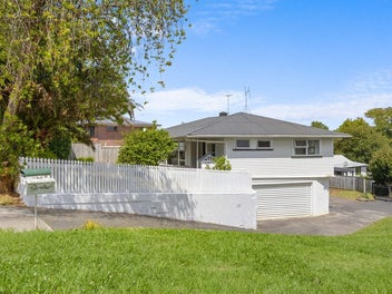 1/4 Grassways Avenue, Pakuranga, Auckland