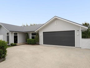 16 Okataina Street, Pyes Pa, Tauranga