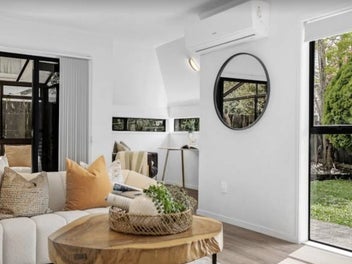 1/8 Priestley Drive, Bucklands Beach, Auckland