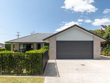 1 Anatere Rise, Athenree, Katikati