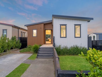 17 Pukanui Avenue, Totara Park, Auckland