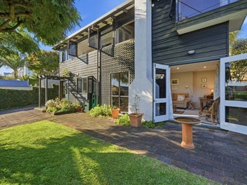 2/32 Albert Road, Devonport, Auckland