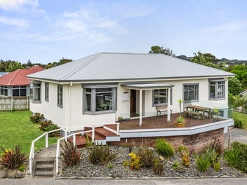 11 Government Road, Raglan