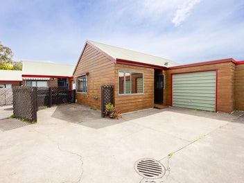 2/411 Eastbourne Street East, Hastings, Hastings