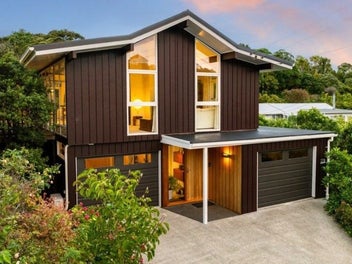 5 Christina Grove, Normandale, Lower Hutt