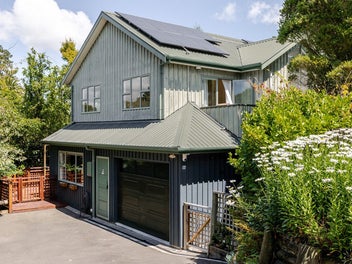 8A Williams Terrace, Fitzherbert, Palmerston North