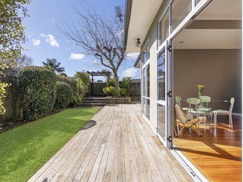 2/38 Athens Road, Onehunga, Auckland