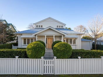 5 Clarence Road, Northcote Point, Auckland