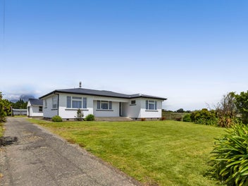 1138 Junction Road, Egmont Village, Inglewood