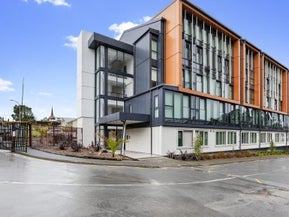 19D/30 Westward Hollow, GLEN EDEN, AUCKLAND