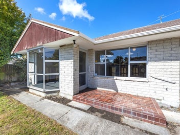 2/3 Hythe Lane, Saint Martins, Christchurch