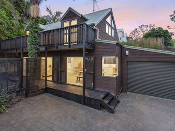 2/49 Mozeley Avenue, Devonport, Auckland