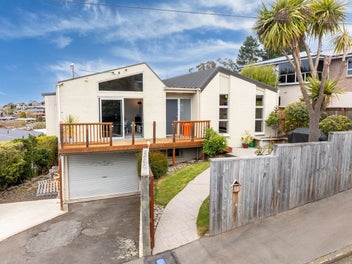 5 Larkins Street, Helensburgh, Dunedin