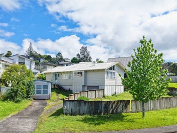 7 Regency Place, Sunnynook, Auckland