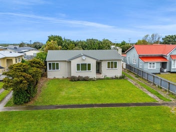 24 Riemenschneider Street, Manaia, Manaia