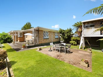 15 Tomin Road, Glenview, Hamilton