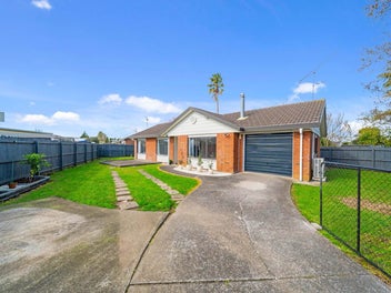 4 Horlicks Place, Randwick Park, Auckland
