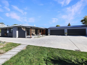 27 Oak Grove, Ashburton, Ashburton